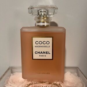 COCO MADEMOISELLE L'EAU PRIVÉE Eau Pour la Nuit Spray perfume